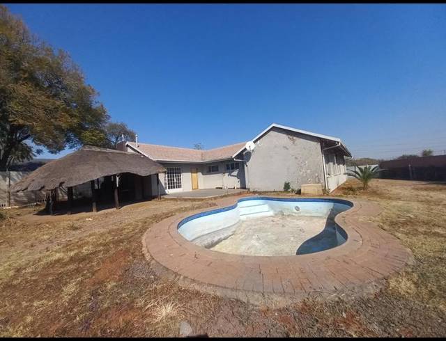 5 BEDROOM HOUSE FOR SALE IN LYTTELTON MANOR
